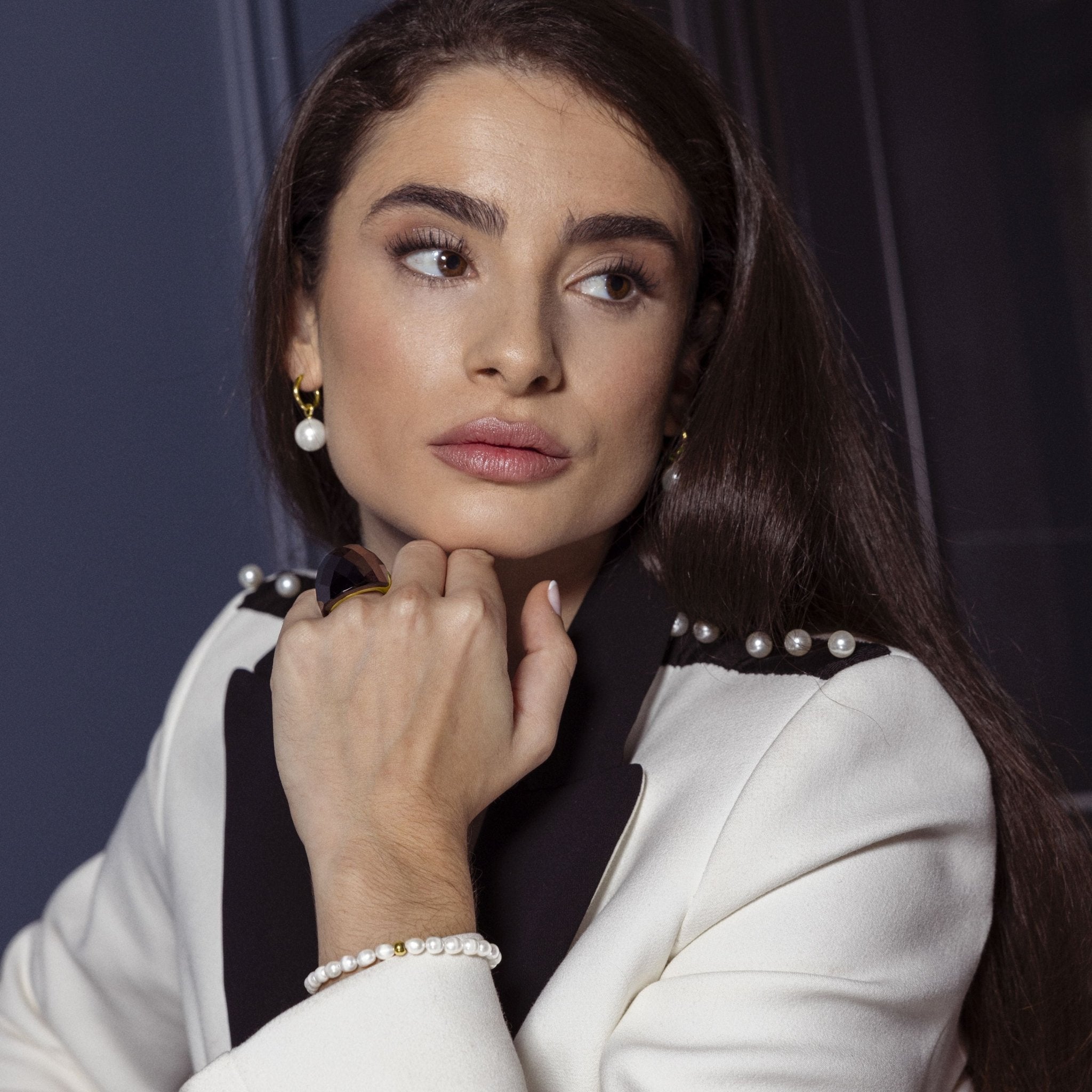 Anillo acabado en oro amarillo 18k